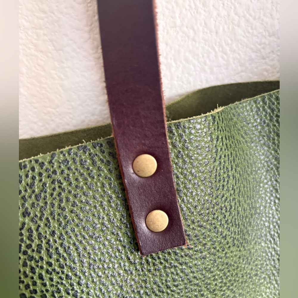 Large Tote π¦ Avocado π¦ - Picture 7 of 11